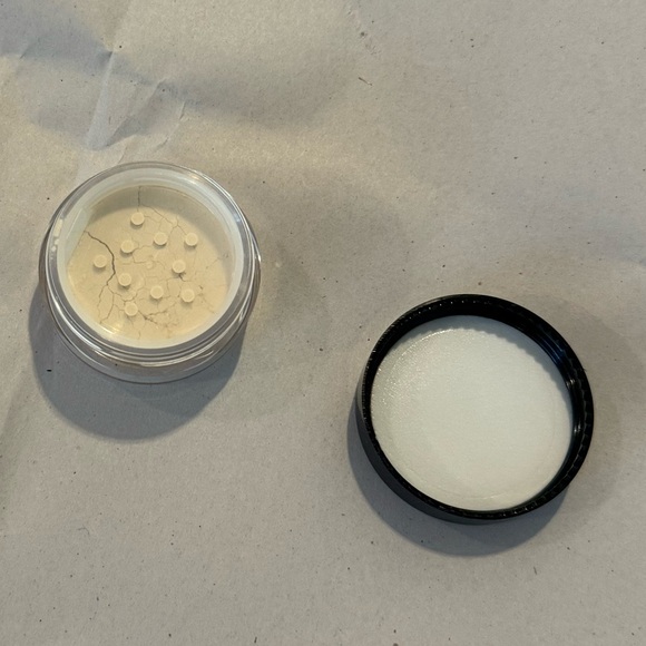 KVD BEAUTY LOVK IT SETTING POWDER IN TRANSLUCENT. NEW. - Picture 2 of 4